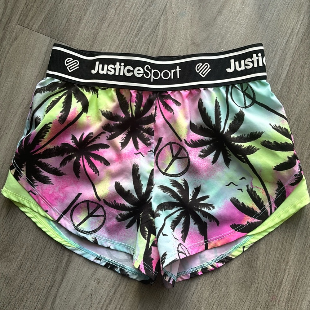 Lightweight athletic girls shorts